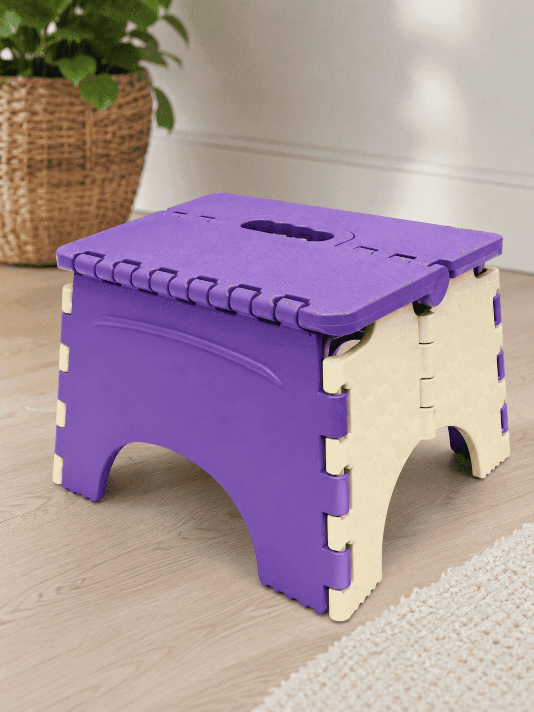 Folding Stool 8"